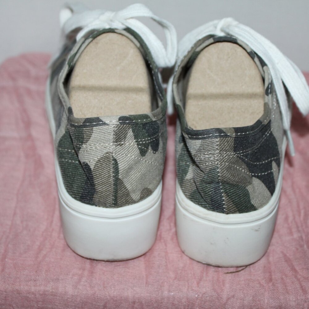 American Eagle Camouflage Sneakers - Picture 5 of 6